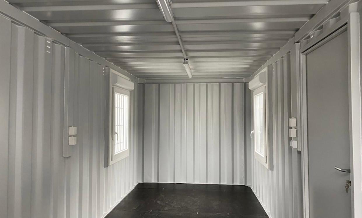 CONTENEDOR MARITIMO DE 20 PIES NUEVO CON PUERTA Y VENTANA